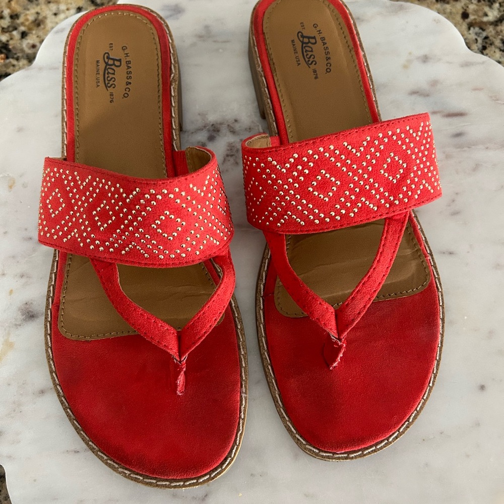 Bass sandals.  Size 6.5